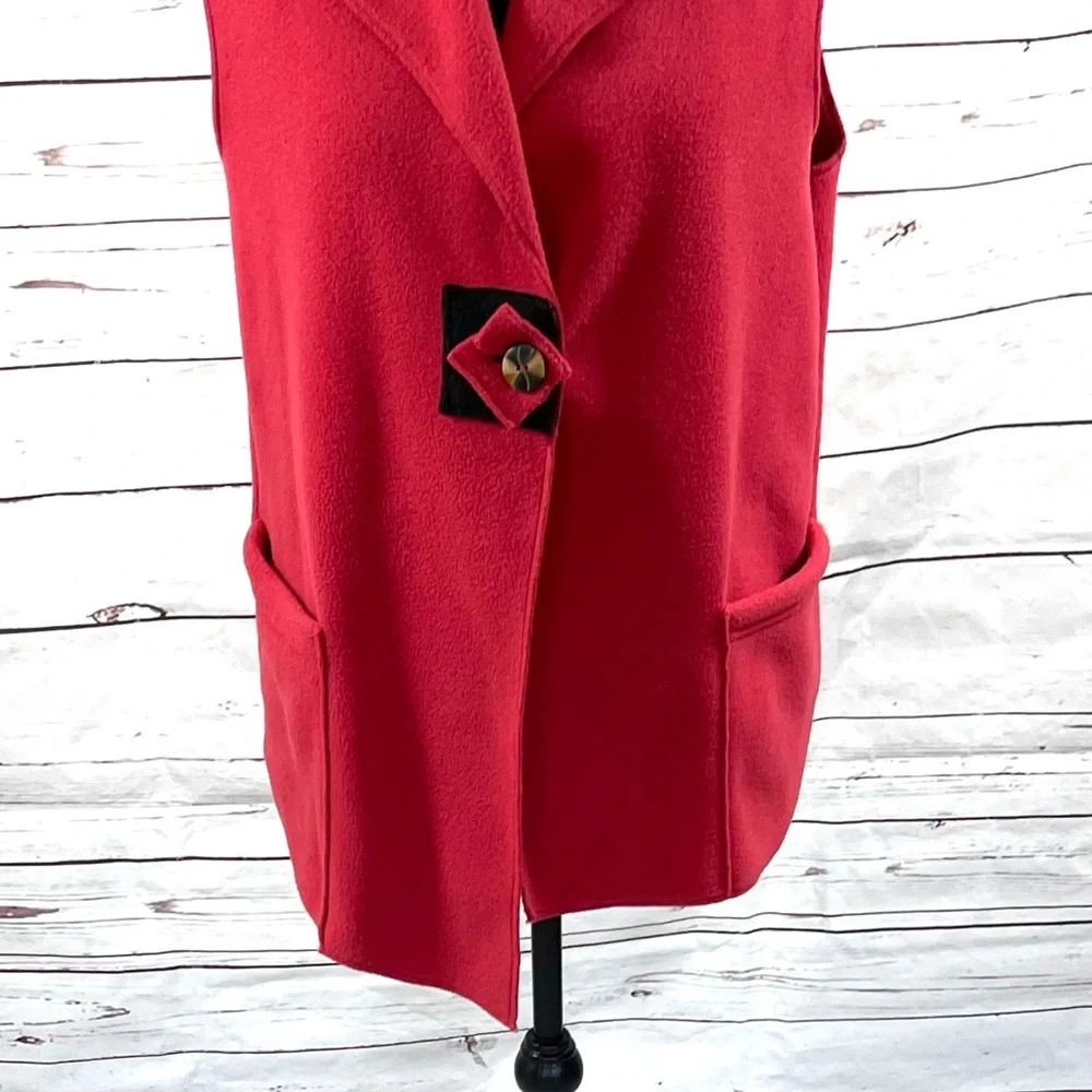 Janska Fleece Vest Womens Size M Red One Button‎ Front 2 Pockets Lagenlook Artsy